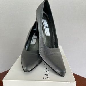New In Box Saks Fifth Avenue Silver Fabric Heels Size 7.5